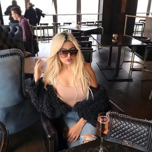 Meet your Posher, Nadia